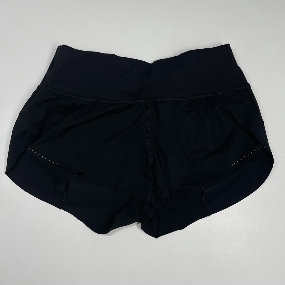 Sold✨Lululemon Chase Me Short 2.5" Black 2 - Picture 2 of 8